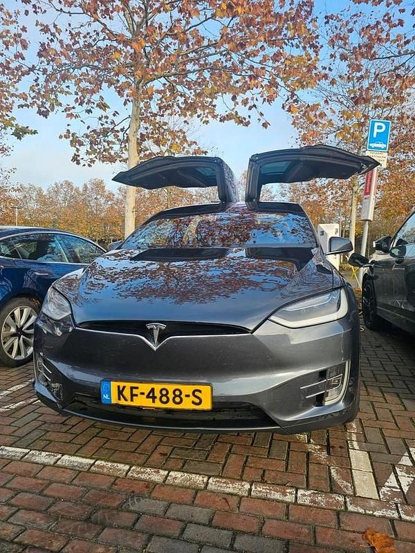 Gebruikt 2016 Tesla Model X SUV | € 35.000 - Afbeelding 1/4