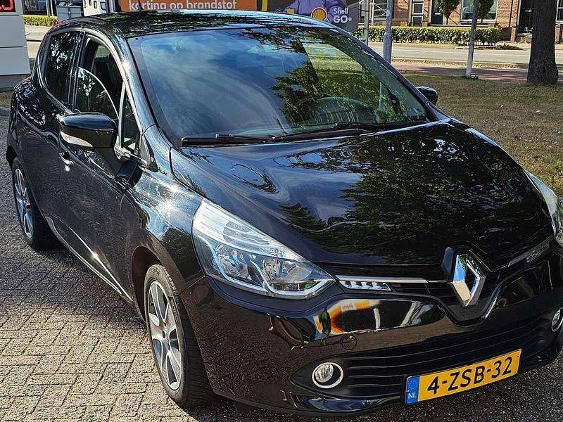 Zwart Gebruikt 2015 Renault Clio IV Hatchback | € 4.999 (Iets duurder) - Afbeelding 1/4