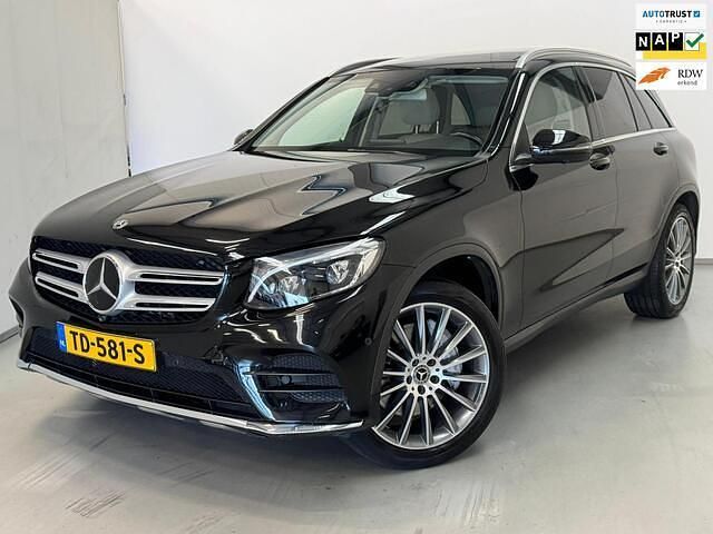 Zwart Gebruikt 2018 Mercedes GLC250 AMG SUV | € 26.950 (Goede deal) - Afbeelding 1/4