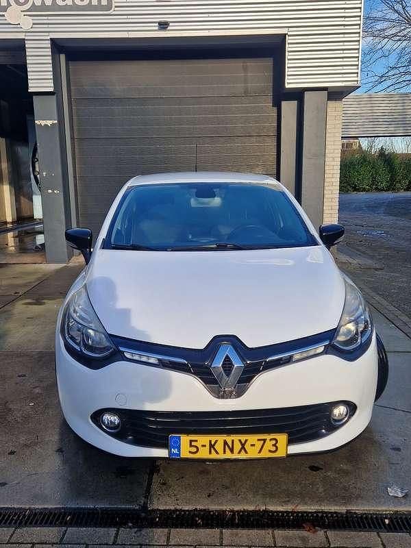 Wit Gebruikt 2013 Renault Clio IV Dynamique Hatchback | € 3.300 (Iets duurder) - Afbeelding 1/4