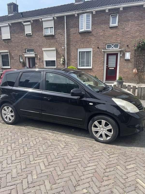 Zwart Occasion 2010 Nissan Note Acenta MPV | € 2.650 (Eerlijke prijs) - Afbeelding 1/4