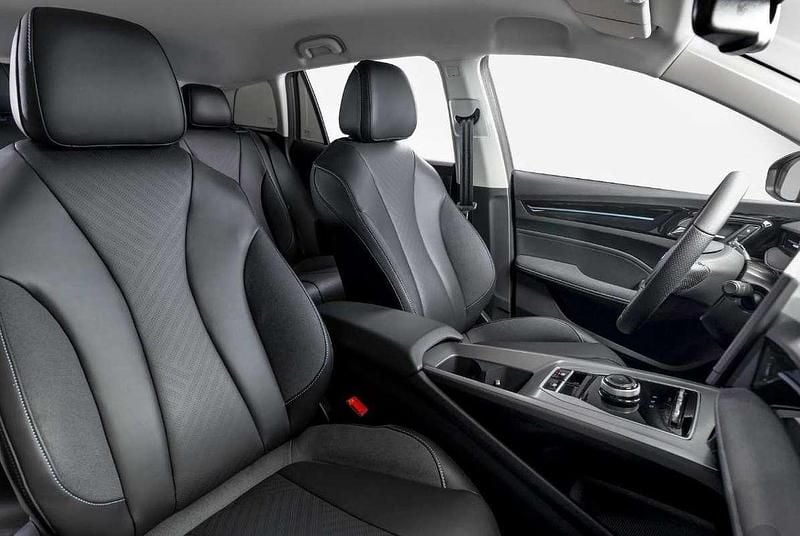 Rood Nieuw 2025 MG MG5 EV Long Range Comfort Stationwagen | € 25.495 (Eerlijke prijs) - Afbeelding 1/3