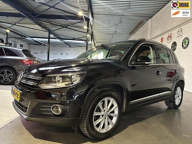 Zwart Occasion 2013 VW Tiguan Comfortline SUV | € 7.499 (Eerlijke prijs) - Afbeelding 1/4