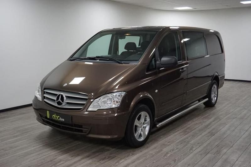 Bruin (metallic) Gebruikt 2012 Mercedes Vito Sedan | € 10.900 - Afbeelding 1/4
