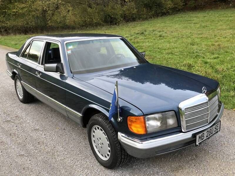 Blauwlapisblau met. Gebruikt 1983 Mercedes 280 SE Sedan | € 17.900 - Afbeelding 1/4