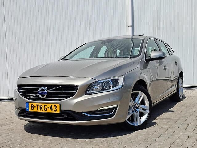 Grijs Gebruikt 2014 Volvo V60 Summum Stationwagen | € 9.500 (Duur) - Afbeelding 1/4