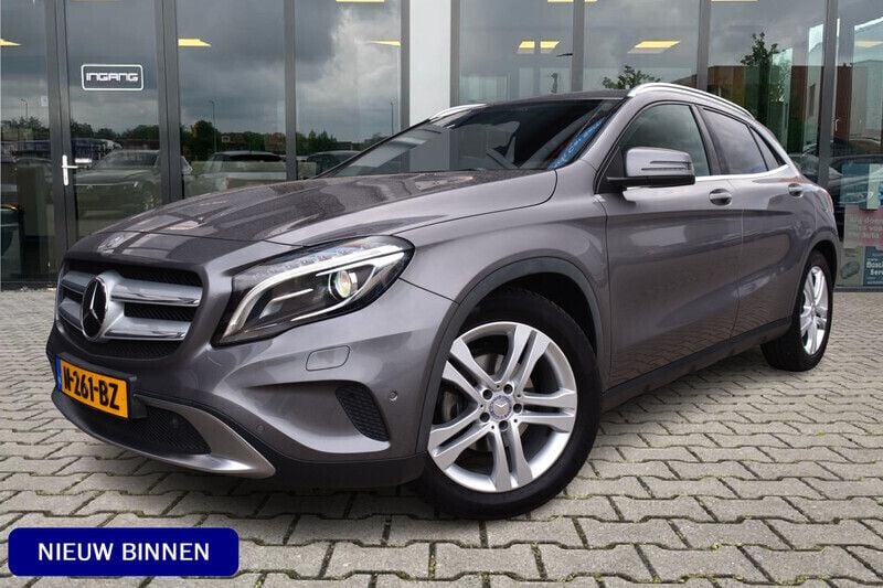 Grijs Gebruikt 2015 Mercedes GLA200 Prestige SUV | € 16.900 (Eerlijke prijs) - Afbeelding 1/4