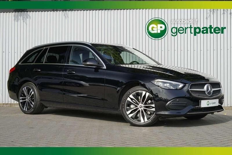 Zwart Gebruikt 2022 Mercedes C300e Avantgarde Stationwagen | € 33.900 (Super prijs) - Afbeelding 1/4