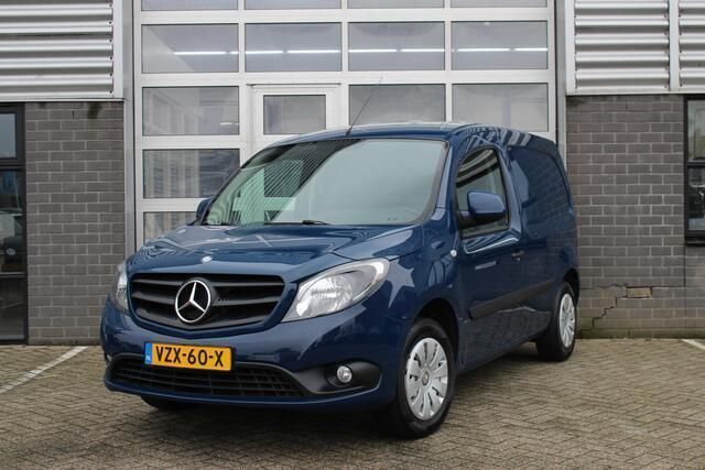 Blauw Gebruikt 2017 Mercedes Citan 112 Van | € 13.950 (Goede deal) - Afbeelding 1/4