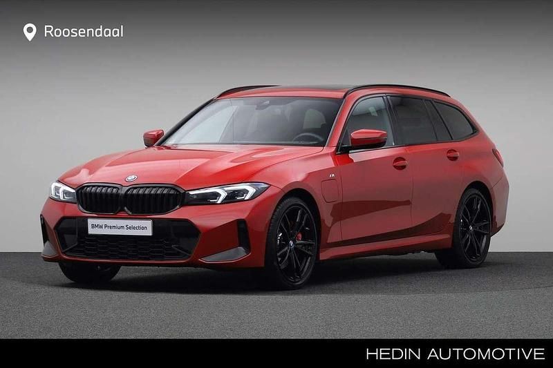 Melbourne rot (rood metallic) Gebruikt 2024 BMW 320e Comfort Edition Stationwagen | € 48.880 (Duur) - Afbeelding 1/4