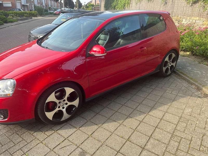 Rood Gebruikt 2005 VW Golf IV GTI Hatchback | € 6.000 (Eerlijke prijs) - Afbeelding 1/4