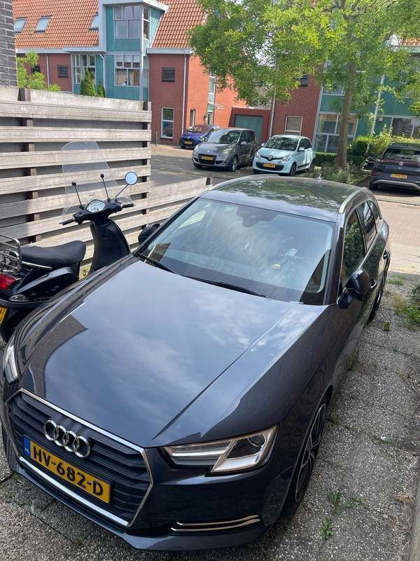 Grijs Gebruikt 2015 Audi A4 Proline Stationwagen | € 15.000 (Iets duurder) - Afbeelding 1/4