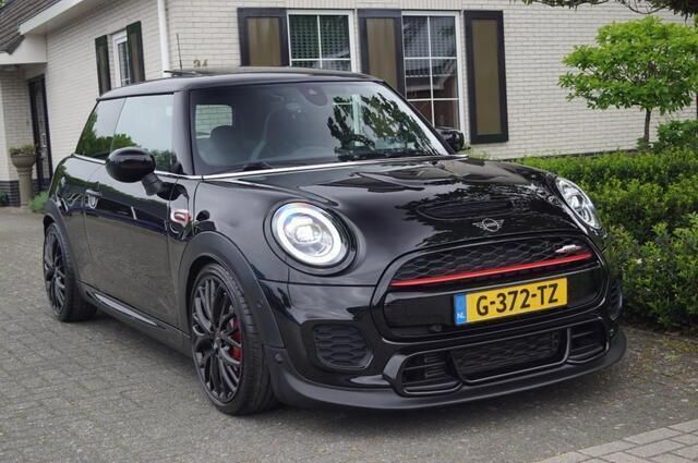 Zwart Gebruikt 2019 Mini John Cooper Works Hatchback | € 28.950 (Eerlijke prijs) - Afbeelding 1/4