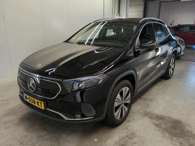 Zwart Gebruikt 2021 Mercedes EQA250 Business SUV | € 22.850 (Goede deal) - Afbeelding 1/3