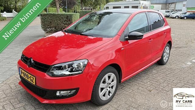 Rood Gebruikt 2009 VW Polo Hatchback | € 4.500 (Eerlijke prijs) - Afbeelding 1/4