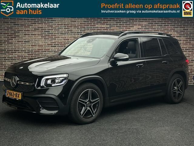 Zwart Gebruikt 2022 Mercedes GLB220 AMG line SUV | € 45.999 - Afbeelding 1/4