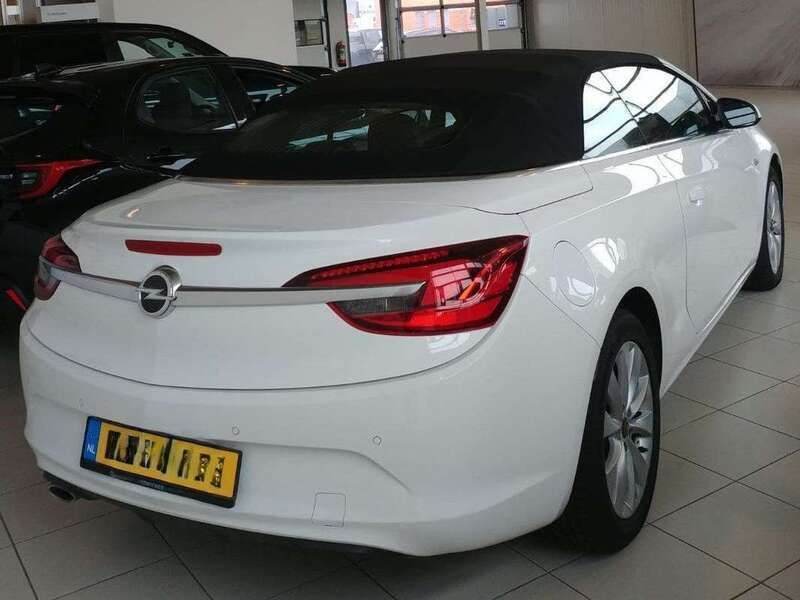 Wit Gebruikt 2014 Opel Cascada Cabriolet | € 12.950 (Eerlijke prijs) - Afbeelding 1/4