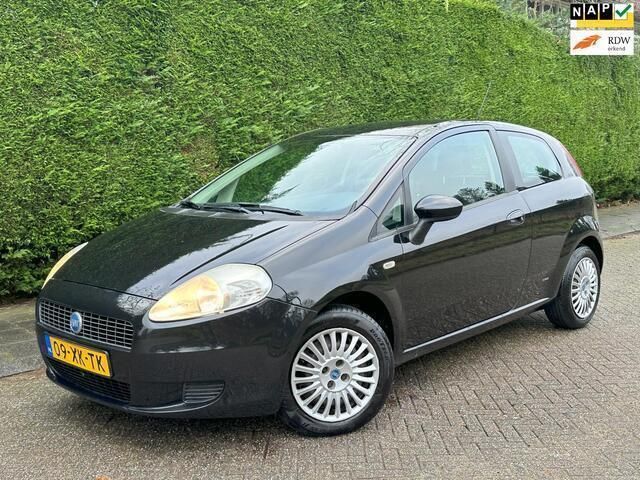 Zwart Gebruikt 2007 Fiat Grande Punto Dynamic Hatchback | € 1.900 (Eerlijke prijs) - Afbeelding 1/4