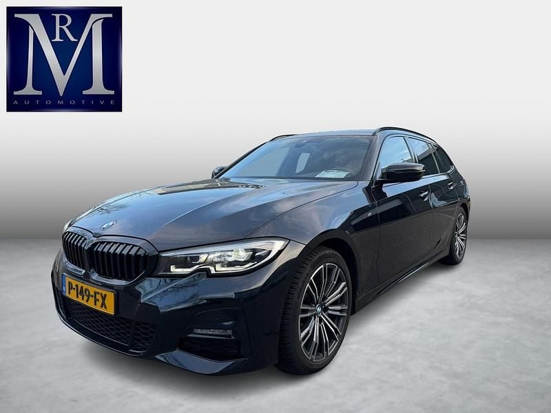 Zwart Occasion 2022 BMW 318 Executive Stationwagen | € 33.440 (Eerlijke prijs) - Afbeelding 1/4