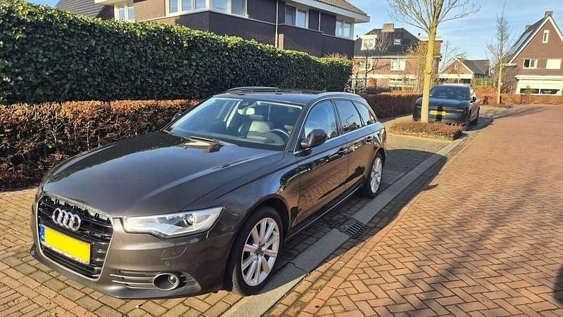 Grijs Occasion 2013 Audi A6 Stationwagen | € 14.500 (Eerlijke prijs) - Afbeelding 1/4