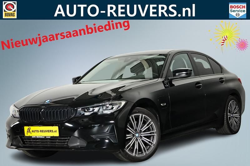 Zwart Occasion 2022 BMW 320e Sedan | € 28.800 (Super prijs) - Afbeelding 1/4