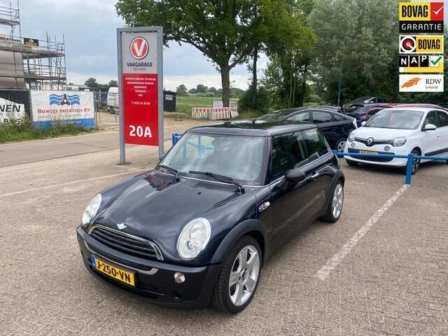 Zwart Gebruikt 2006 Mini ONE Hatchback | € 1.950 (Goede deal) - Afbeelding 1/4