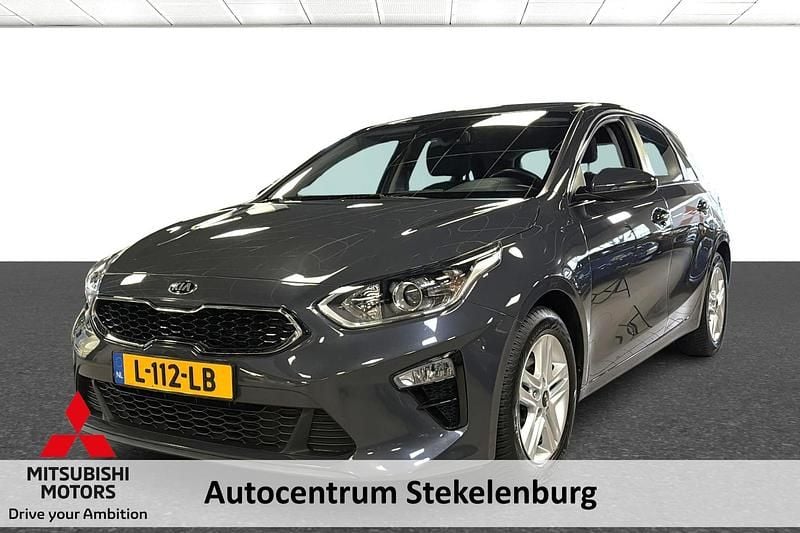 Grijs Gebruikt 2021 Kia Ceed Hatchback | € 16.340 (Goede deal) - Afbeelding 1/4