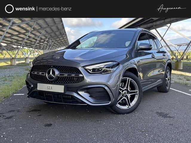 Grijs Nieuw 2025 Mercedes GLA180 Business SUV | € 60.668 (Eerlijke prijs) - Afbeelding 1/4