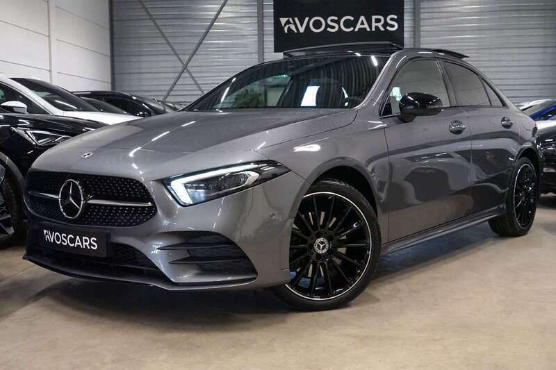 Grijs Gebruikt 2022 Mercedes A250 AMG line Sedan | € 34.995 (Iets duurder) - Afbeelding 1/4