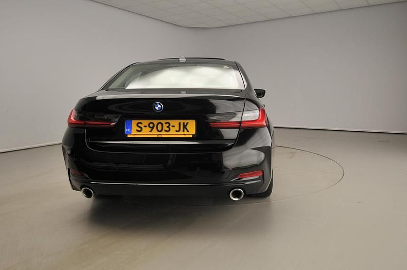 Occasion BMW 330e Sport Line 292 PK (214 kW) 2023 Zwart Sedan