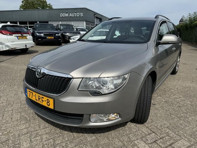 Beige Gebruikt 2010 Skoda Superb Business Line Stationwagen | € 4.999 (Eerlijke prijs) - Afbeelding 1/4