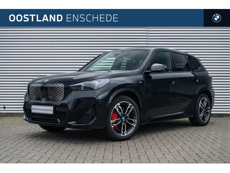 Zwart Gebruikt 2025 BMW iX1 M Sport SUV | € 68.950 - Afbeelding 1/4