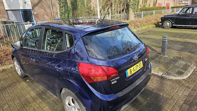 Occasion Kia Venga 90 PK (66 kW) 2010 Blauw Hatchback