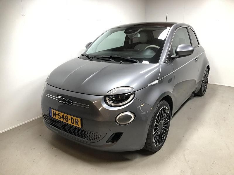 Grijs Gebruikt 2021 Fiat 500e La Prima Hatchback | € 22.500 - Afbeelding 1/4