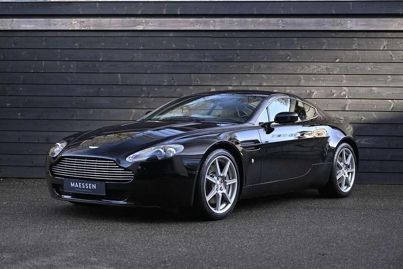 Zwart Occasion 2008 Aston Martin V8 Vantage Coupé | € 44.950 (Super prijs) - Afbeelding 1/4