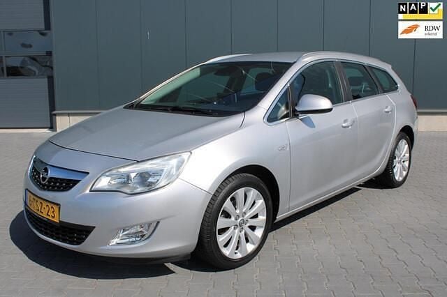 Zilver Gebruikt 2012 Opel Astra Sport Stationwagen | € 2.850 (Goede deal) - Afbeelding 1/4