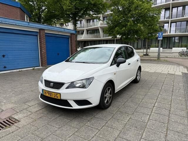 Wit Gebruikt 2012 Seat Ibiza Reference Hatchback | € 2.700 (Super prijs) - Afbeelding 1/4