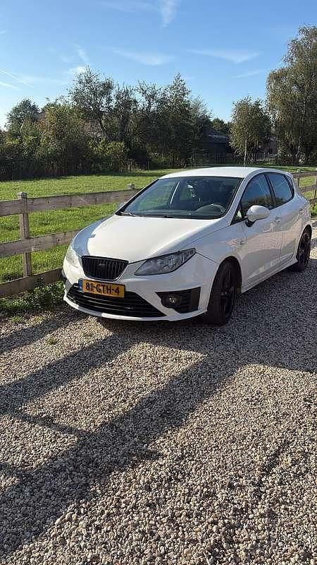Wit Gebruikt 2008 Seat Ibiza Sport MPV | € 5.000 (Duur) - Afbeelding 1/4