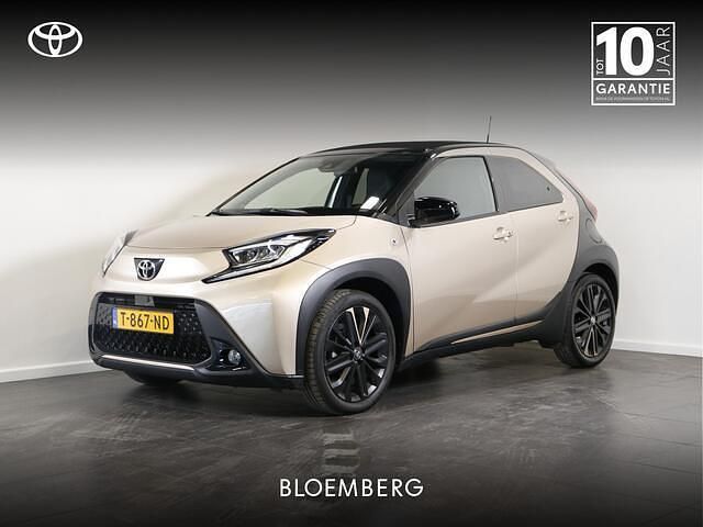 Bruin (metallic) Occasion 2023 Toyota Aygo X Premium SUV | € 21.400 (Duur) - Afbeelding 1/4