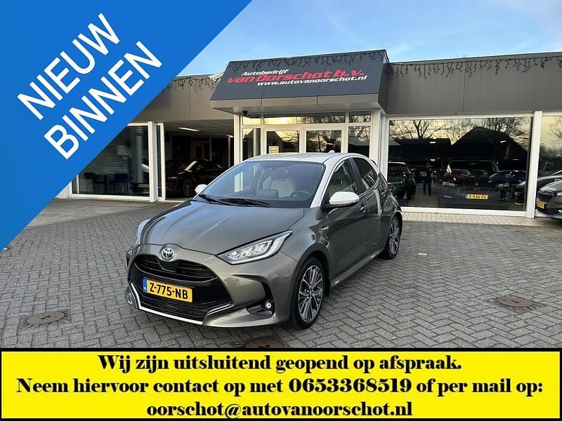 Groen Occasion 2021 Toyota Yaris Edition Hatchback | € 18.750 (Super prijs) - Afbeelding 1/4