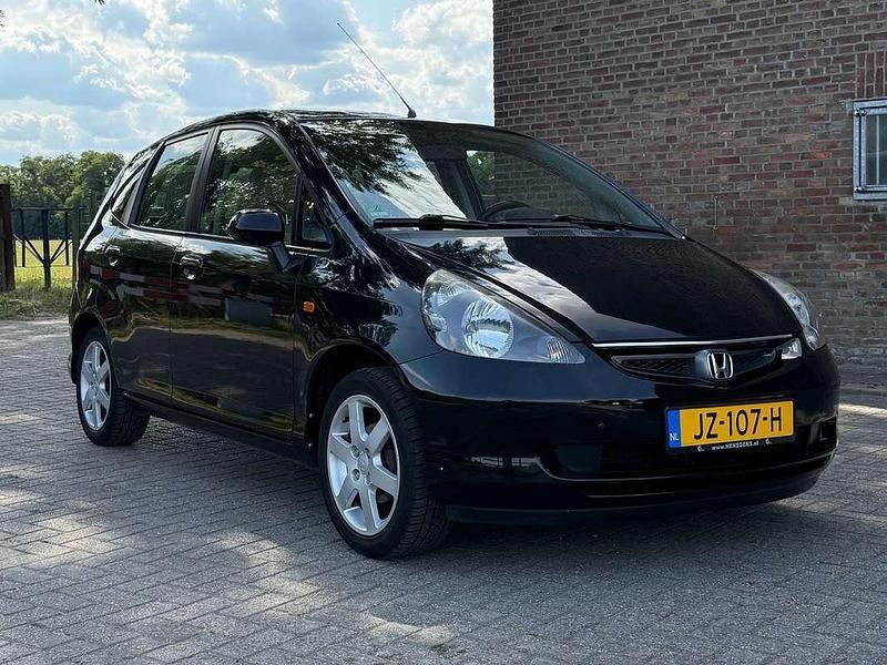 Zwart Gebruikt 2002 Honda Jazz S Hatchback | € 5.250 (Duur) - Afbeelding 1/4