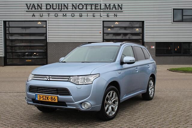 Blauw Gebruikt 2013 Mitsubishi Outlander Instyle SUV | € 15.950 (Iets duurder) - Afbeelding 1/4