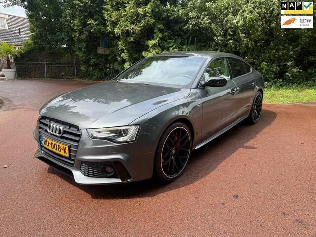 Grijs, metallic lak Gebruikt 2012 Audi A5 Sportback Proline Hatchback | € 14.995 - Afbeelding 1/4