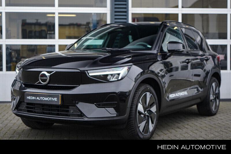 Zwart Gebruikt 2025 Volvo XC40 Plus SUV | € 48.995 - Afbeelding 1/4