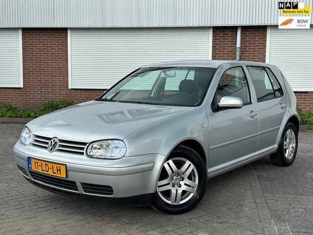 Grijs Gebruikt 2002 VW Golf IV Hatchback | € 3.150 (Eerlijke prijs) - Afbeelding 1/4