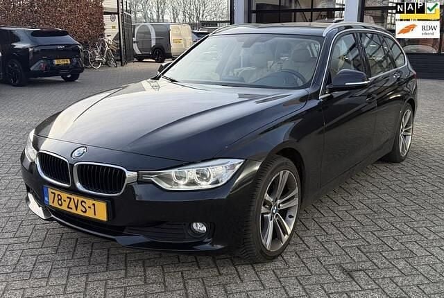Zwart Occasion 2013 BMW 320 Stationwagen | € 7.950 (Goede deal) - Afbeelding 1/4