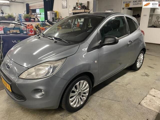 Grijs Gebruikt 2011 Ford Ka Titanium X Hatchback | € 3.450 (Eerlijke prijs) - Afbeelding 1/4