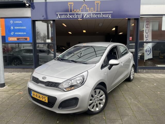 Grijs Gebruikt 2012 Kia Rio Hatchback | € 5.495 (Eerlijke prijs) - Afbeelding 1/4