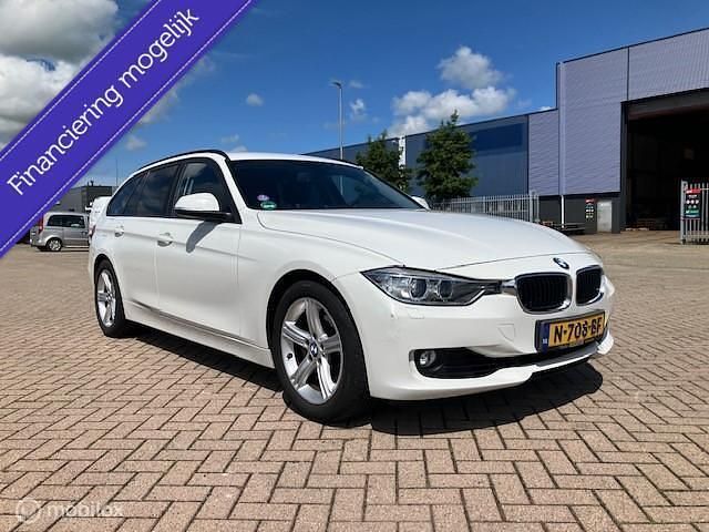 Wit Gebruikt 2013 BMW 320 Executive Stationwagen | € 9.250 (Super prijs) - Afbeelding 1/4