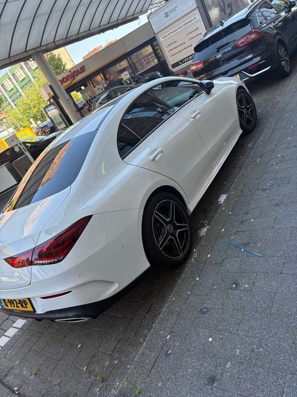 Wit Gebruikt 2019 Mercedes CLA180 Business Sedan | € 27.500 (Eerlijke prijs) - Afbeelding 1/4